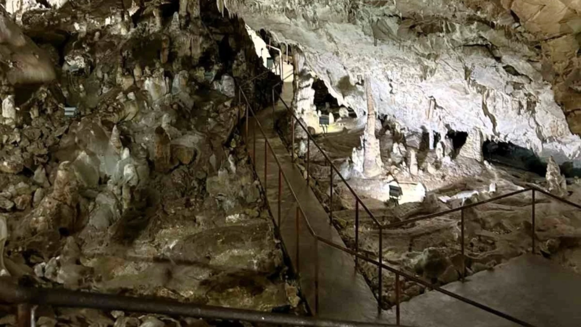Повече от 5700 туристи са посетили пещерата край Асеновград