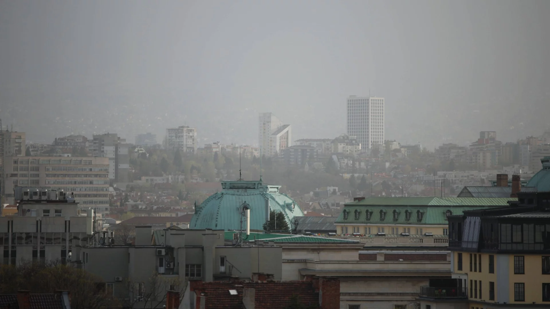 Тихият убиец: В България мръсният въздух взема в пъти повече жертви от средното ниво за ЕС