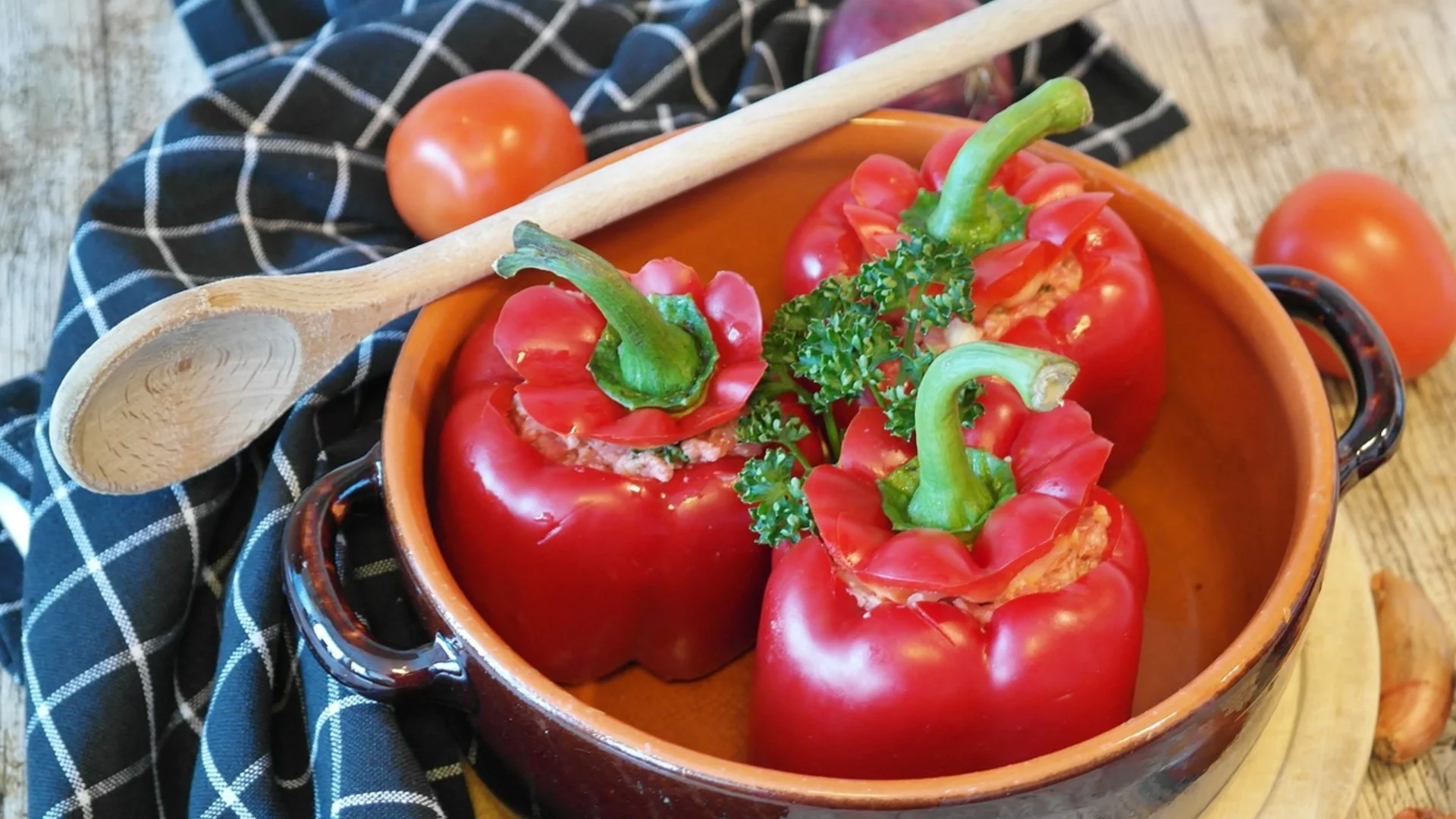Тези постни чушки с ориз се харесват и на месоядните сред нас