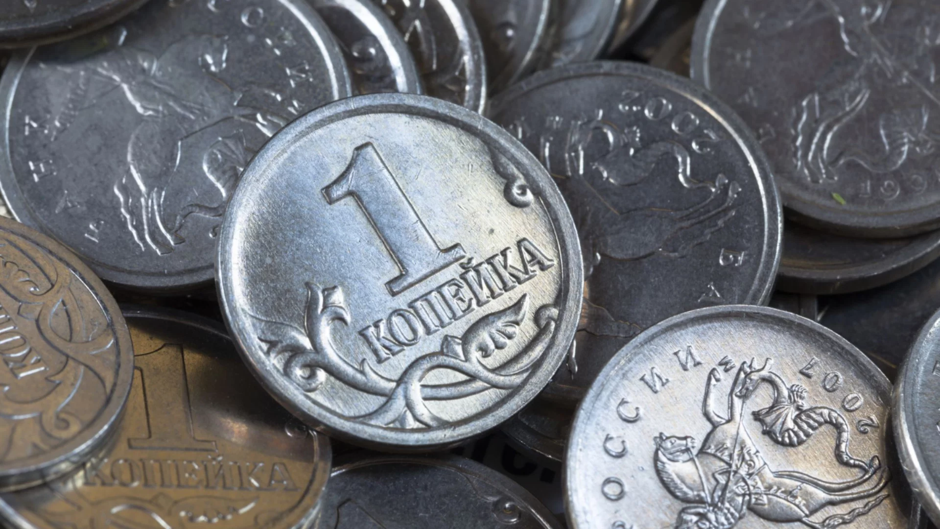 Зле сме с инфлацията, но ще се оправим: Промяна в руската основна лихва и залп от политически критики (ВИДЕО)