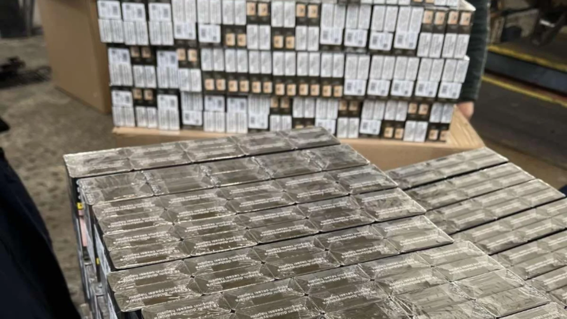 Готови за износ в Западна Европа: Хванаха над 7000 цигари