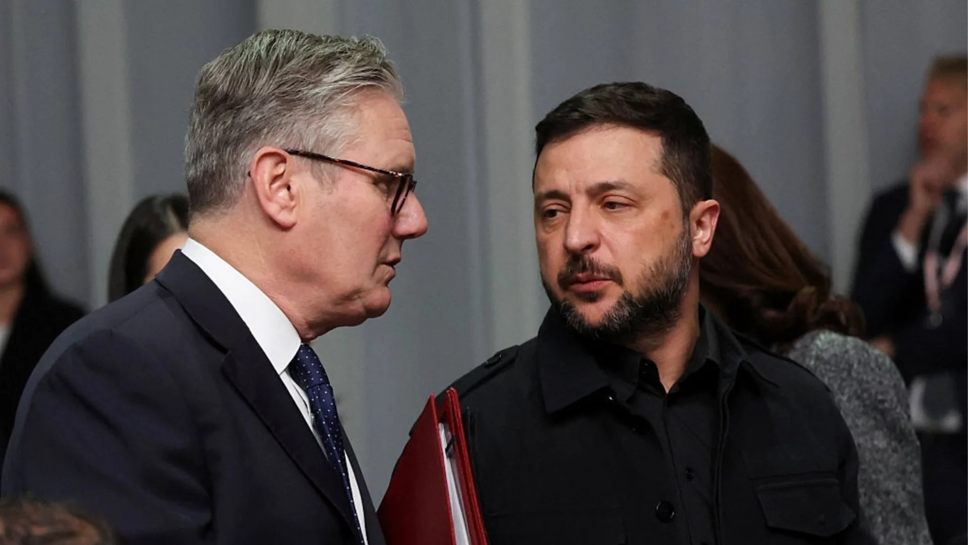 Стармър иска "Коалицията на желаещите" да увеличи доставките на оръжия с голям обсег за Киев