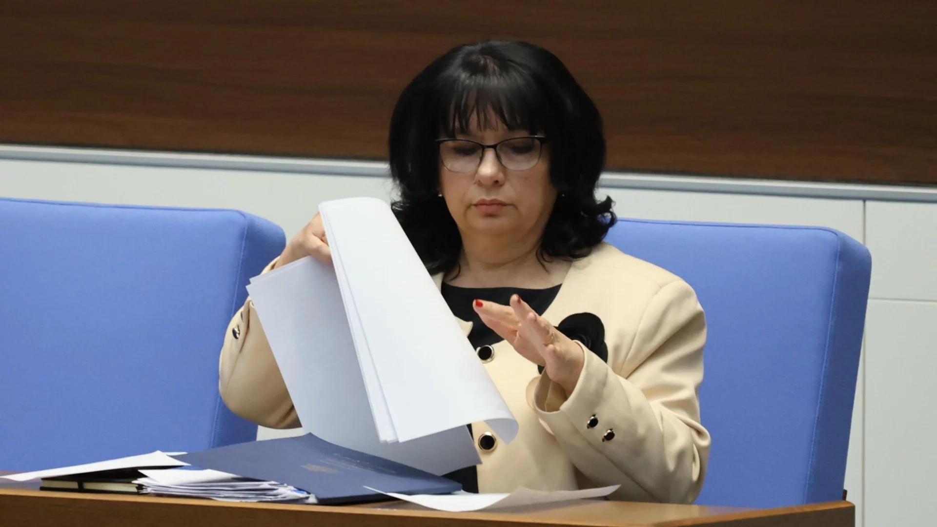 Признание от властта: Няма да изпълним заложените приходи от бюджет 2025
