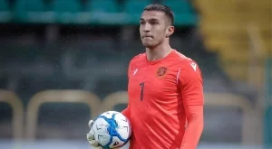 "Катастрофално": Расинг връща Пламен Андреев във Фейенорд?