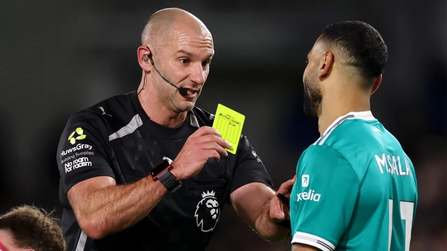 Титлата изглежда мираж - Ливърпул отнесе 3 "парцала" от абоната си