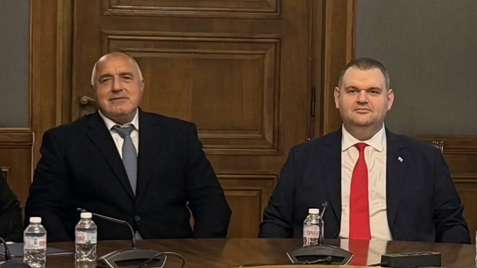 "Не е популярен този тандем, дори сред избирателите на ГЕРБ": Анализ за политическата любов във властта