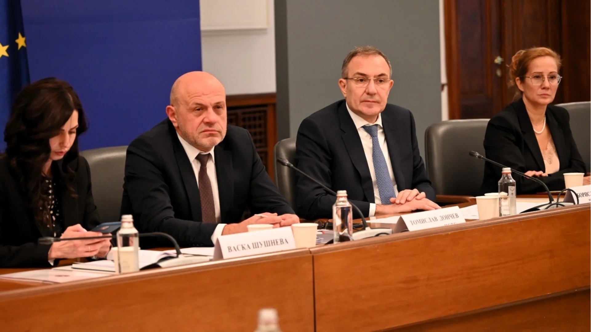 Тристранката с важно решение за почивните понеделници и почасовия отпуск