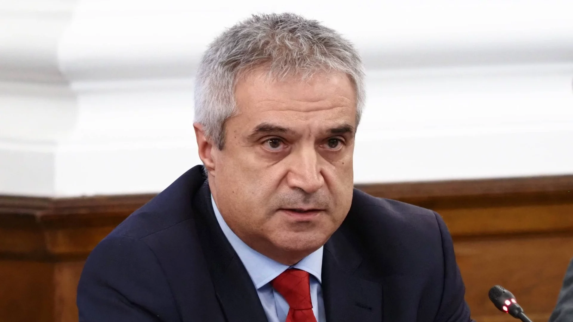 Бивш енергиен министър: Въпросът с рафинерията в България не е безобиден