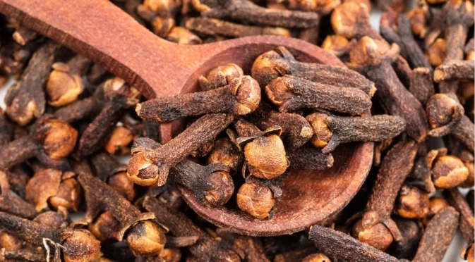 Отпуска тялото и успокоява стомаха: Чаят, приготвен от тази ароматна подправка, е истински съюзник преди лягане