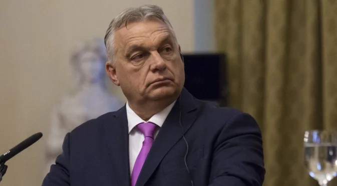 "Светът бавно свиква с войните": Орбан пристигна във Ватикана за среща с папата (СНИМКА)