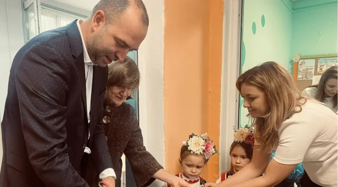 Кметът на Кюстендил откри първия СТЕМ кабинет в детска градина в града (СНИМКИ)