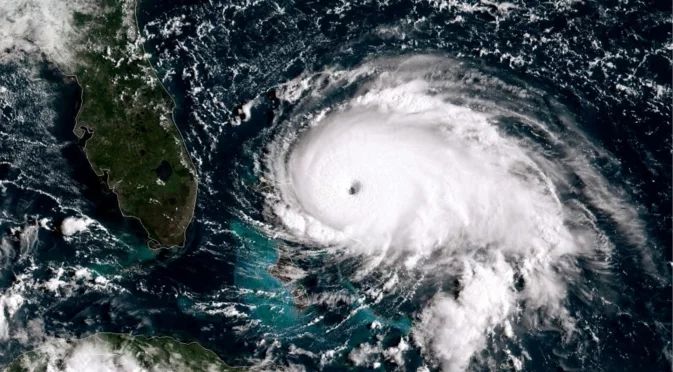 Ураганът "Мелиса": Ямайка се готви за най-силната буря в историята си (ВИДЕО)