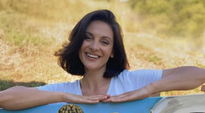 Болката не я спря: Диана Димитрова с непоказвани СНИМКИ от студентските години