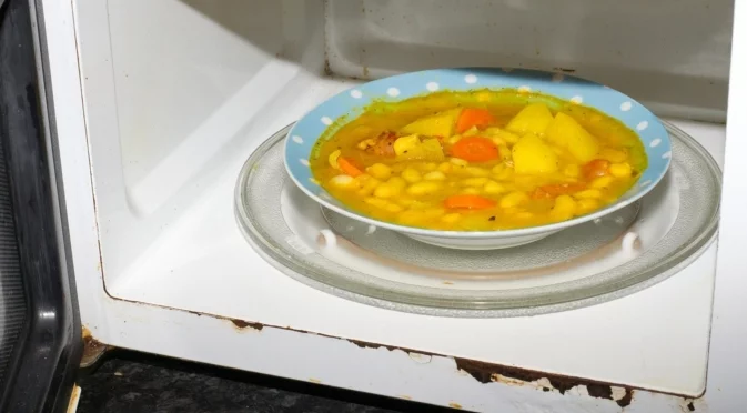 Защо има ръжда във вашата микровълнова печка - и безопасна ли е за употреба?