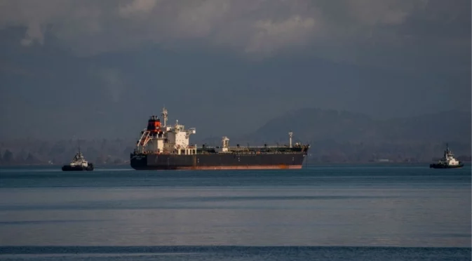 Компании от Прибалтика тайно захранвали руския "сенчест флот"