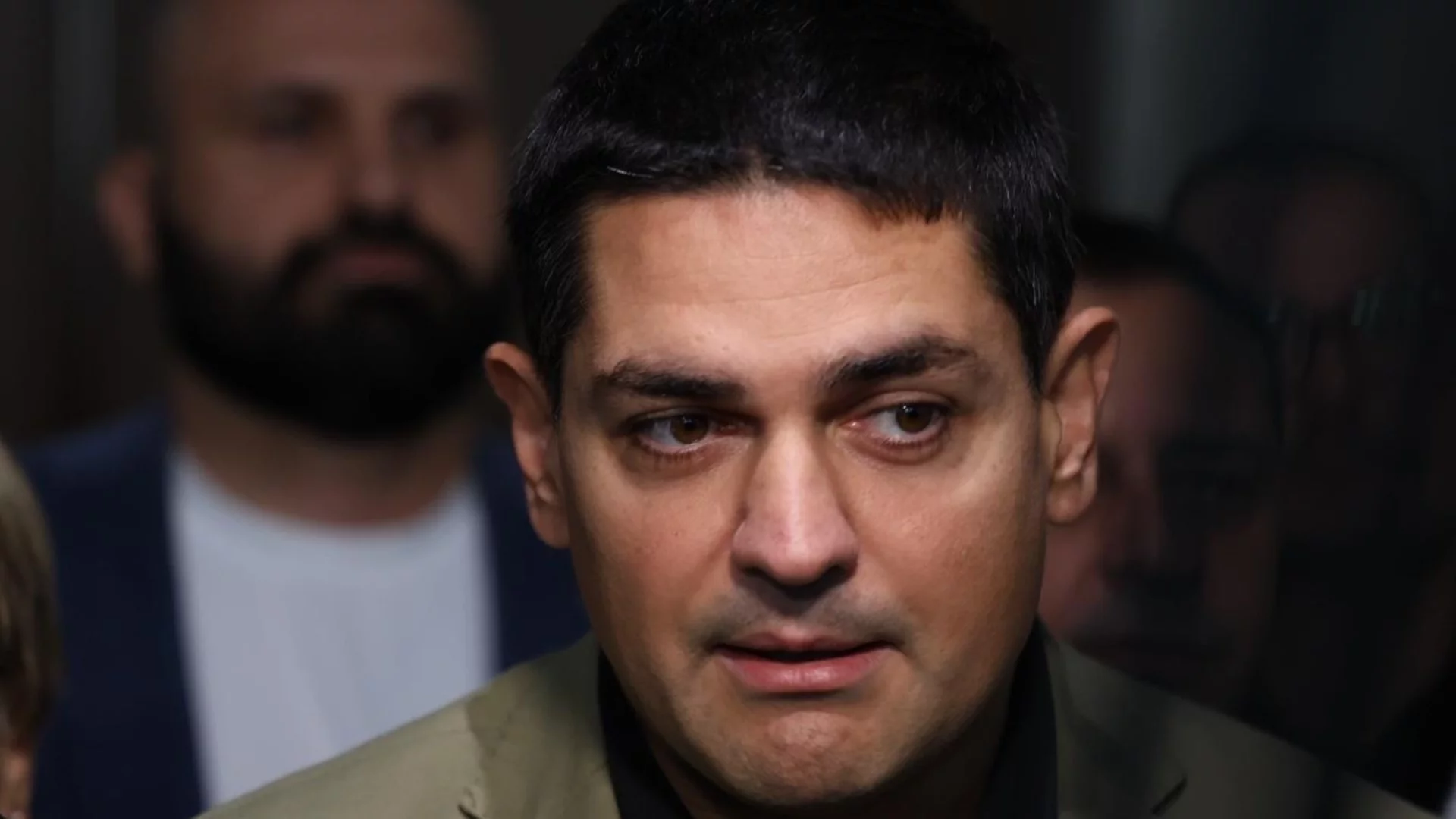 Радостин Василев за ротацията: Едно мюре на задкулисието заменя друго