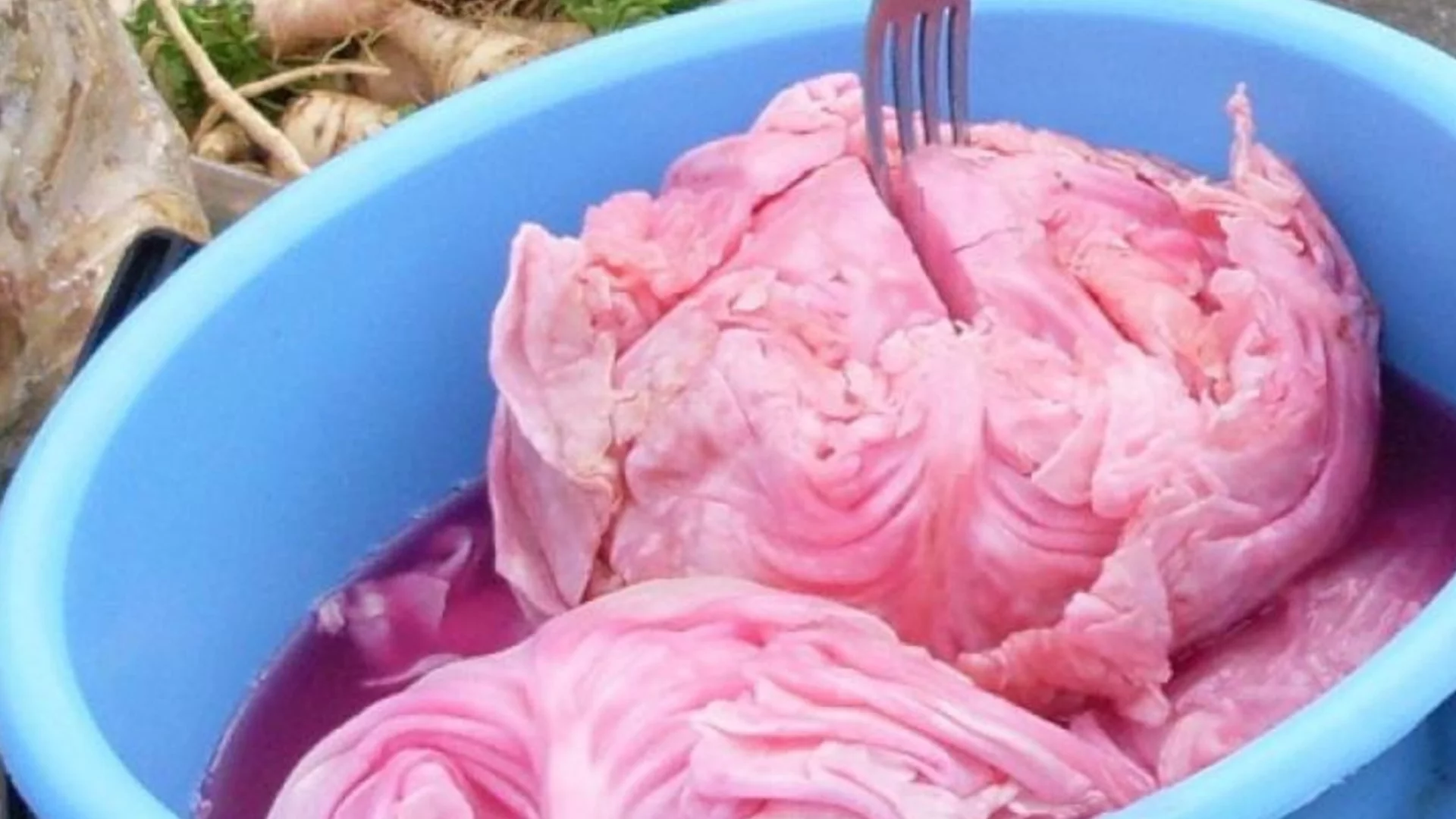 Какво да направите, ако сте пресолили киселото зеле