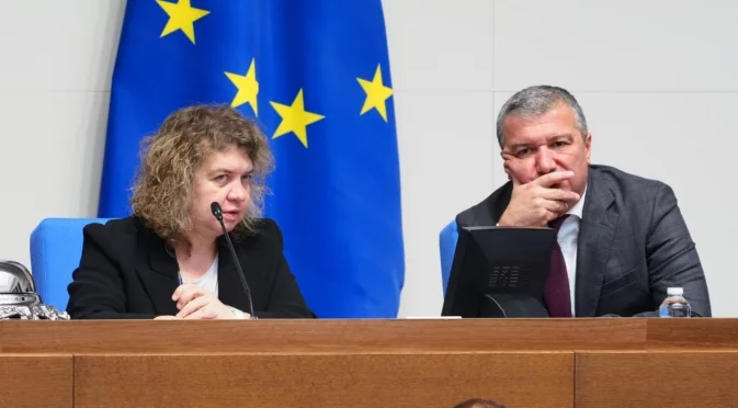 Прогноза и данни: Оформя се опозиционно крило в БСП след оставката на Киселова