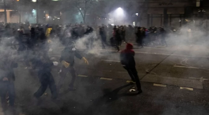 След жестоко убийство: Масови антитурски протести избухнаха в Черна гора (ВИДЕО)