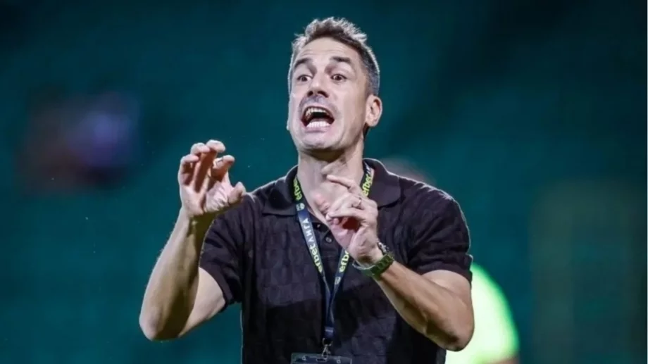 Рядко срещано от Велаксес - направи изключение и отличи ЕДИН футболист в Левски