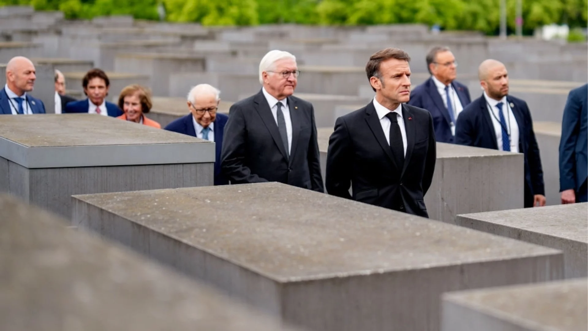 Пак българи работят за Путин в сърцето на Европа? Тръгва дело емблема във Франция