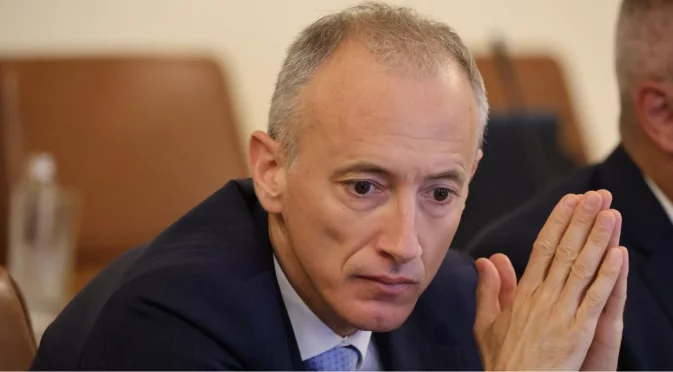 Повече психолози в училищата, за да се спре агресията: Просветният министър с нова идея