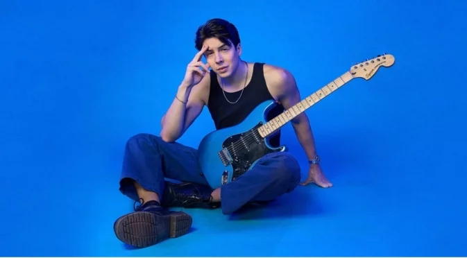 Специално и трогателно: Тино с концерт в хола на Георги Блажев (ВИДЕО)