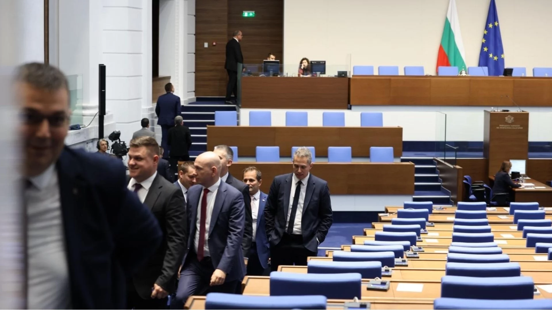 Не е шега: Служители по почтеността ще спират корупцията в държавните предприятия