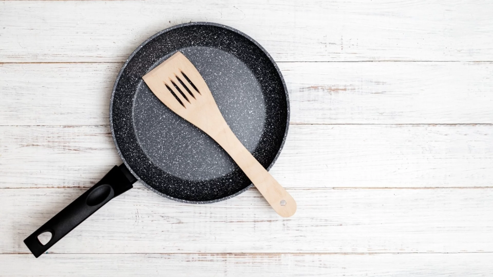 Знаете ли как се готви без да слагаме мазнина на тигана