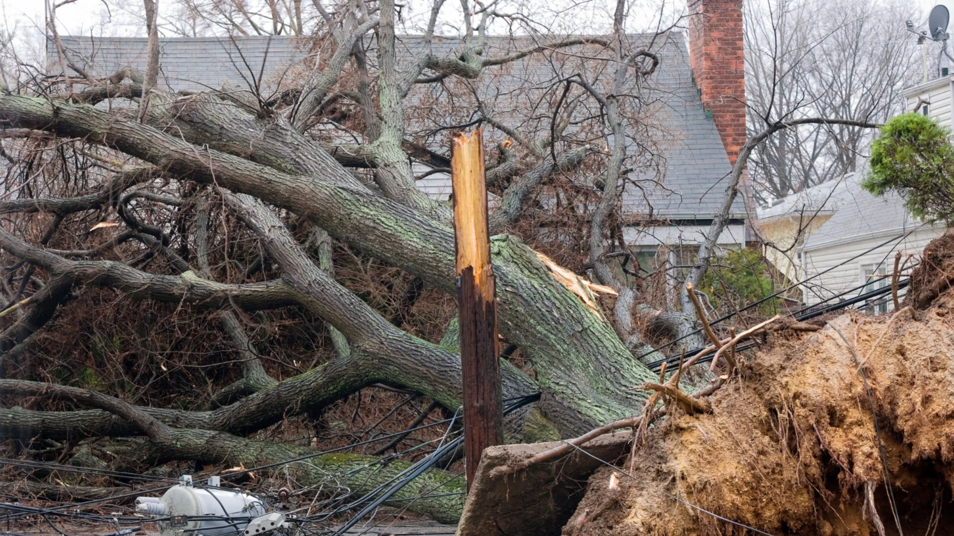 Ураганът "Мелиса" връхлетя и Куба (ВИДЕО)