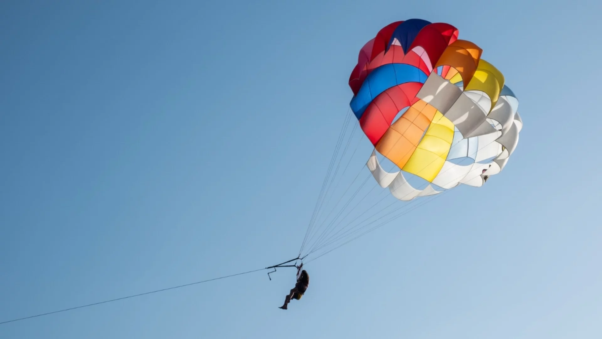 Застраховка "злополука" и задължителен придружител за деца: Държавата одобри строгия контрол над атракционите