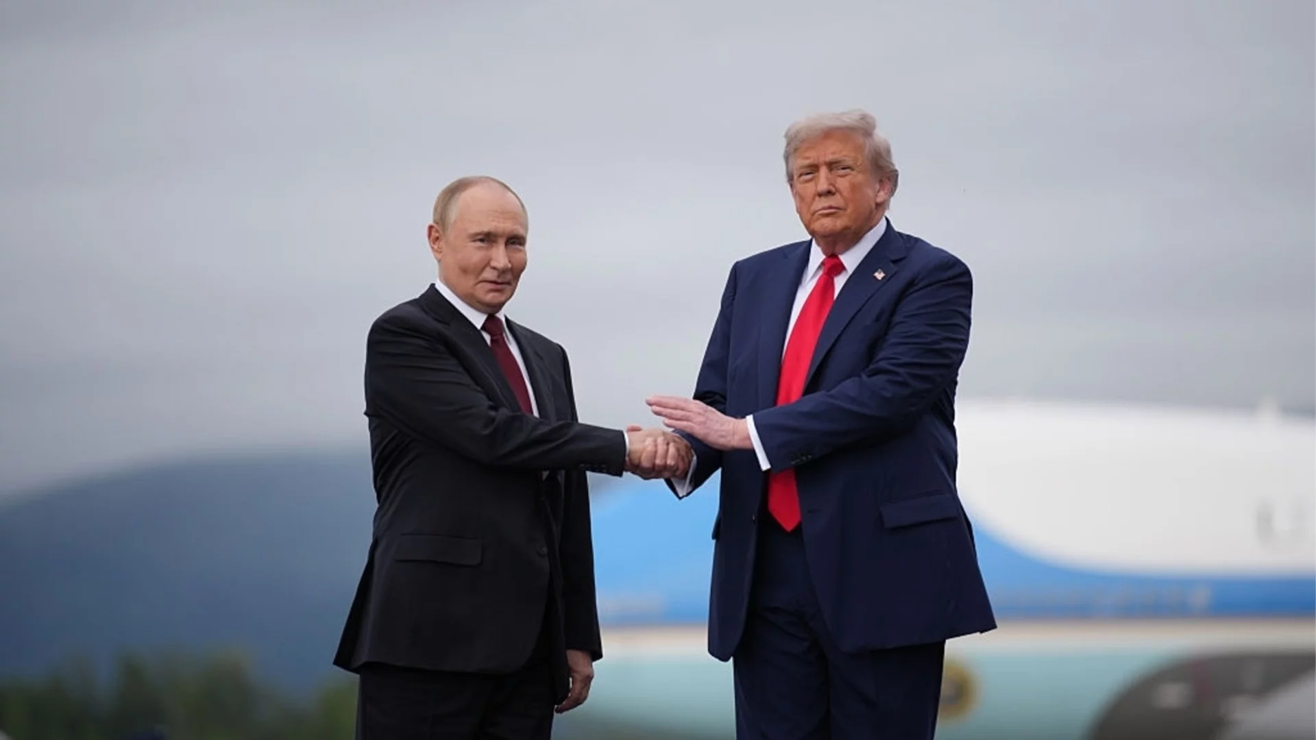 НА ЖИВО: Кризата в Украйна, 30.10.25 - Американското разузнаване не вярва, че Путин иска мир