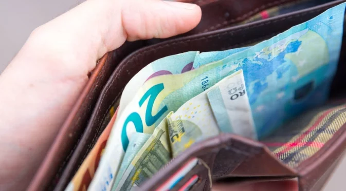 Германия увеличава минималното заплащане - ето колко евро на час ще бъде то