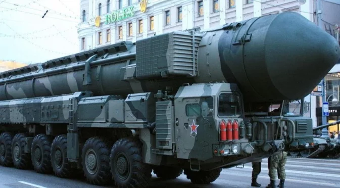 Лъжа след лъжа: Ядрените хвалби на Путин преди "Буревестник" и "Посейдон" - със "Сармат"