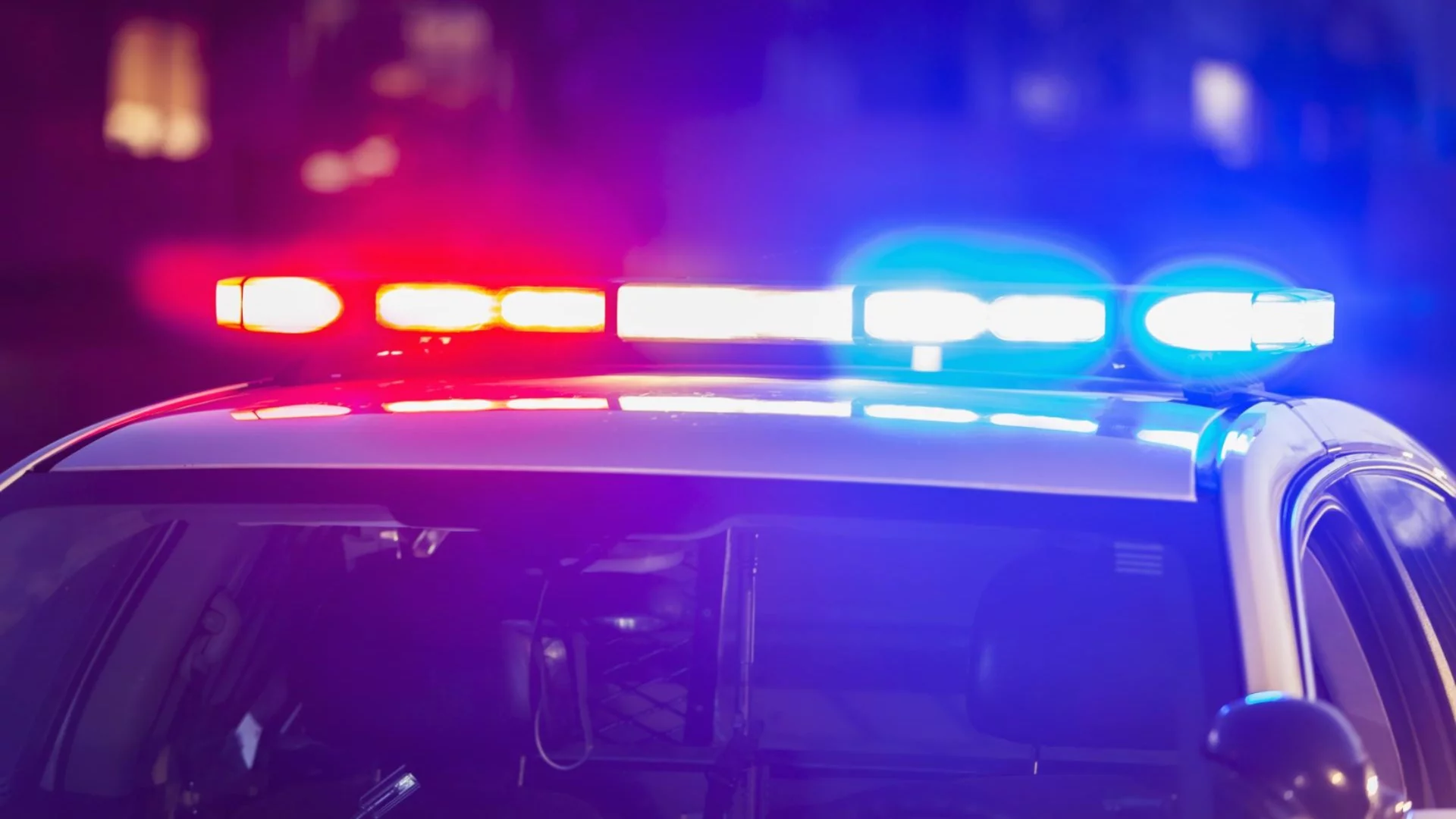 Издирват 15-годишно момиче от Благоевград (СНИМКА)