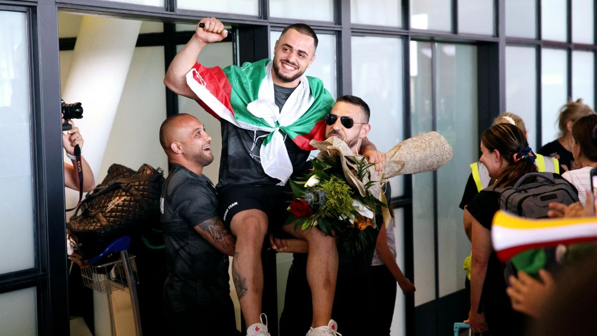 Легенда на родните щанги: Бомбардират Карлос Насар с колосални оферти, дано остане да се състезава за България