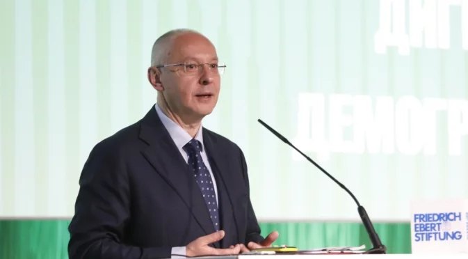 Станишев: България върви уверено към "румънски сценарий" с Бюджет 2026