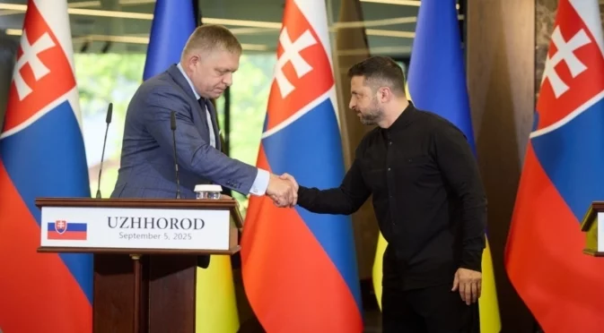 Фицо: Словакия няма да даде "и един цент" за защита на Украйна