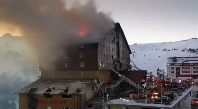 Осем доживотни присъди заради огромния пожар със 78 жертви в турски ски курорт