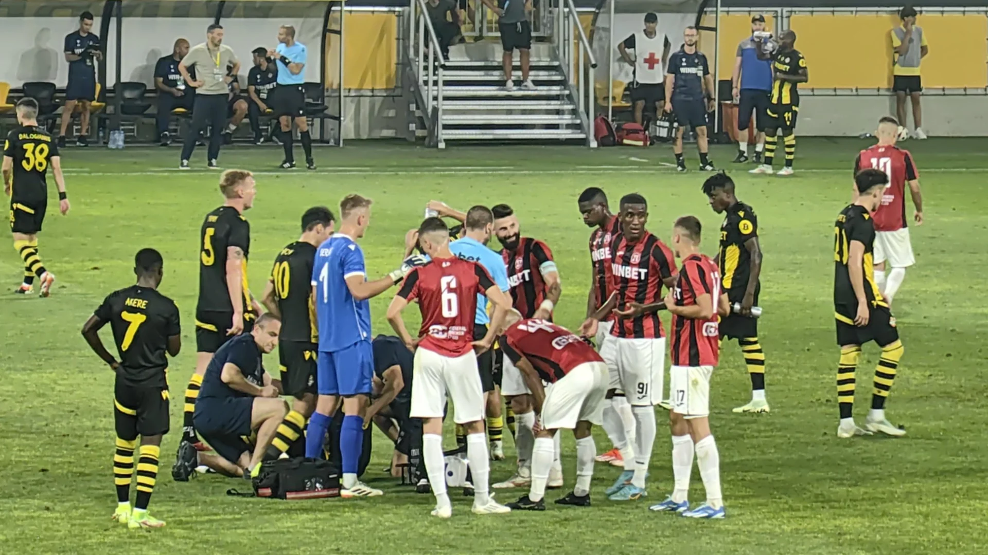 Кметът на Пловдив събра капитаните на Ботев и Локомотив – призоваха за уважение между феновете преди дербито на града