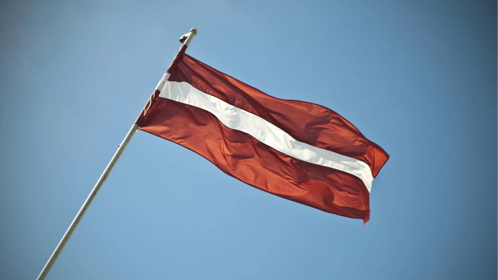 След оттегляне от Истанбулската конвенция: Хиляди протестират в Латвия (ВИДЕО)