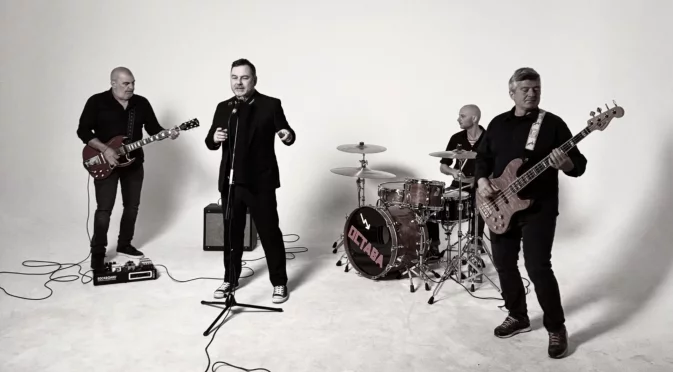 "Остава" представиха албум с акустичния си концерт от 2010 г.