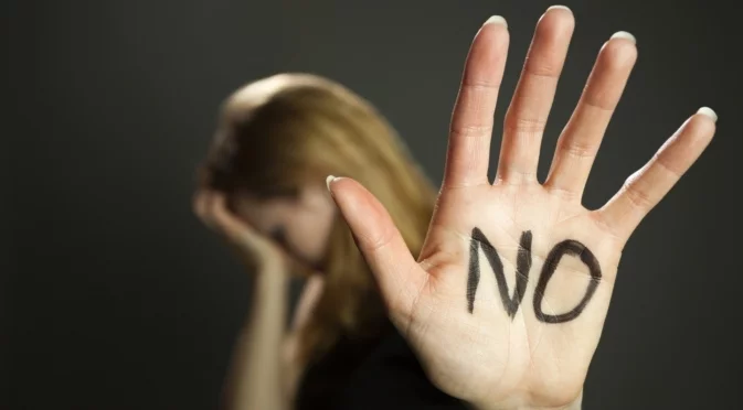 Франция реши: Няма секс, ако няма "да" - има изнасилване