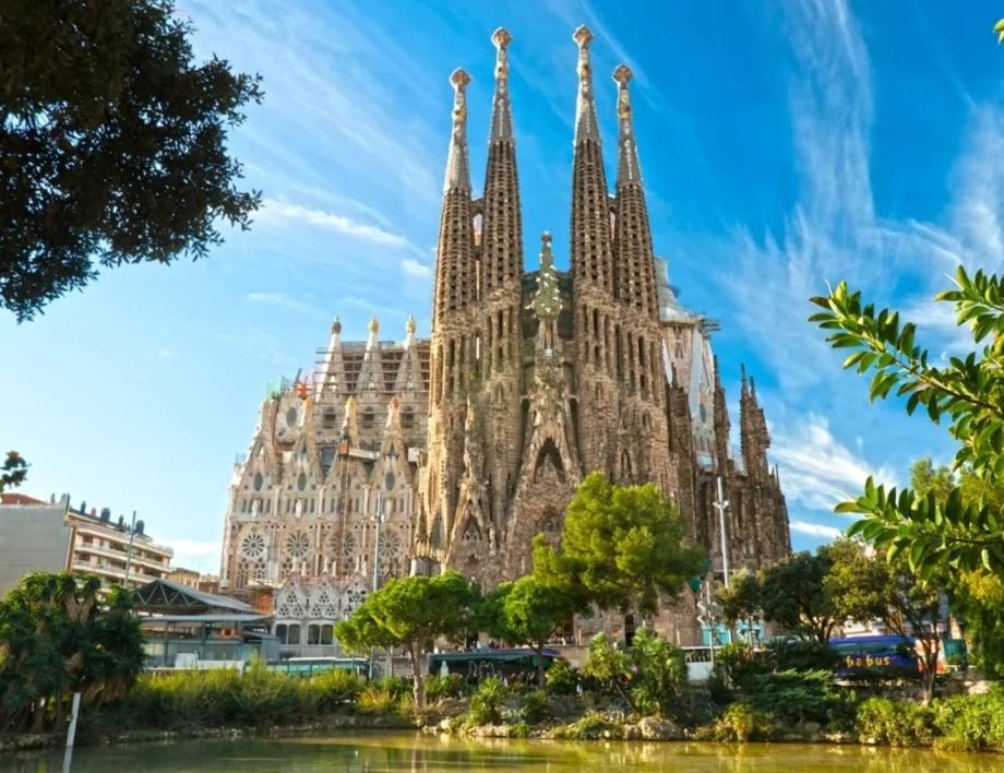 Саграда Фамилия вече е най-високата църква в света (ВИДЕО)