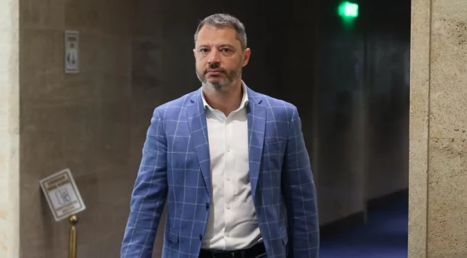 Управляващите с временна мярка: Спират износа на дизел и авиационно гориво* (ВИДЕО)