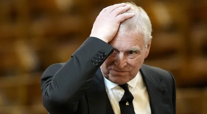 Принц Андрю вече е лишен от всички титли