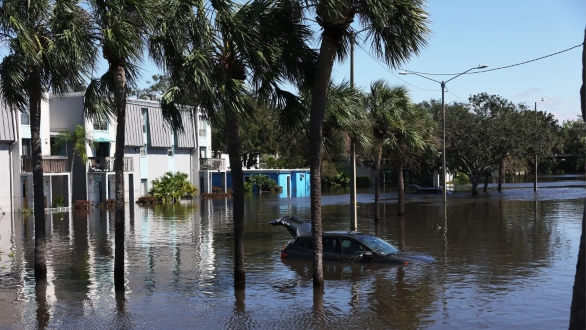 Жертвите на урагана "Мелиса" се увеличават