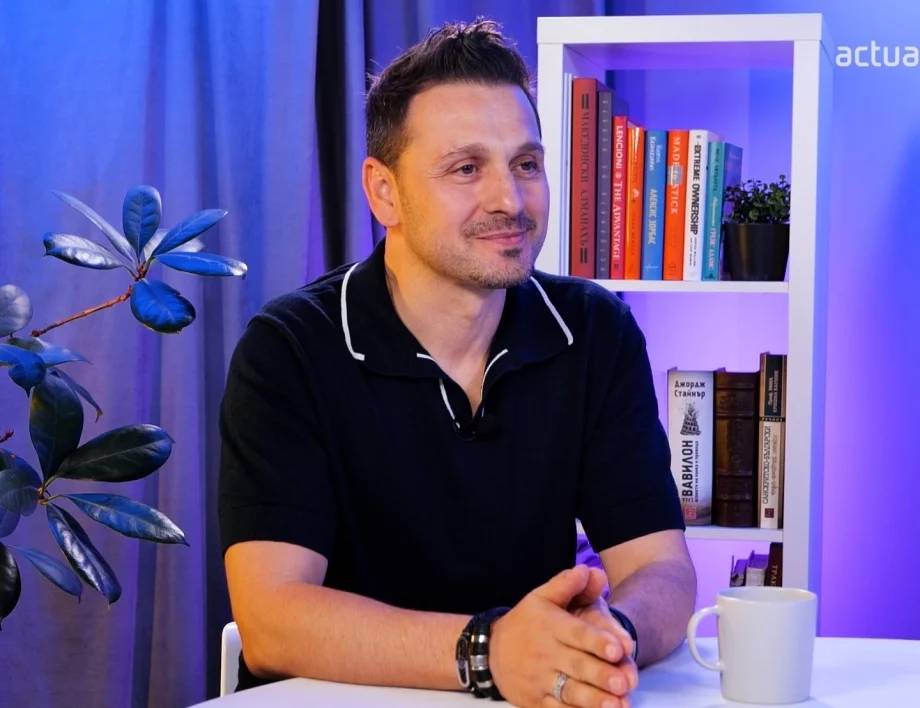 Когато обичаш изкуството си, няма тежки жертви: Александър Сано в Студио Actualno (ВИДЕО) 