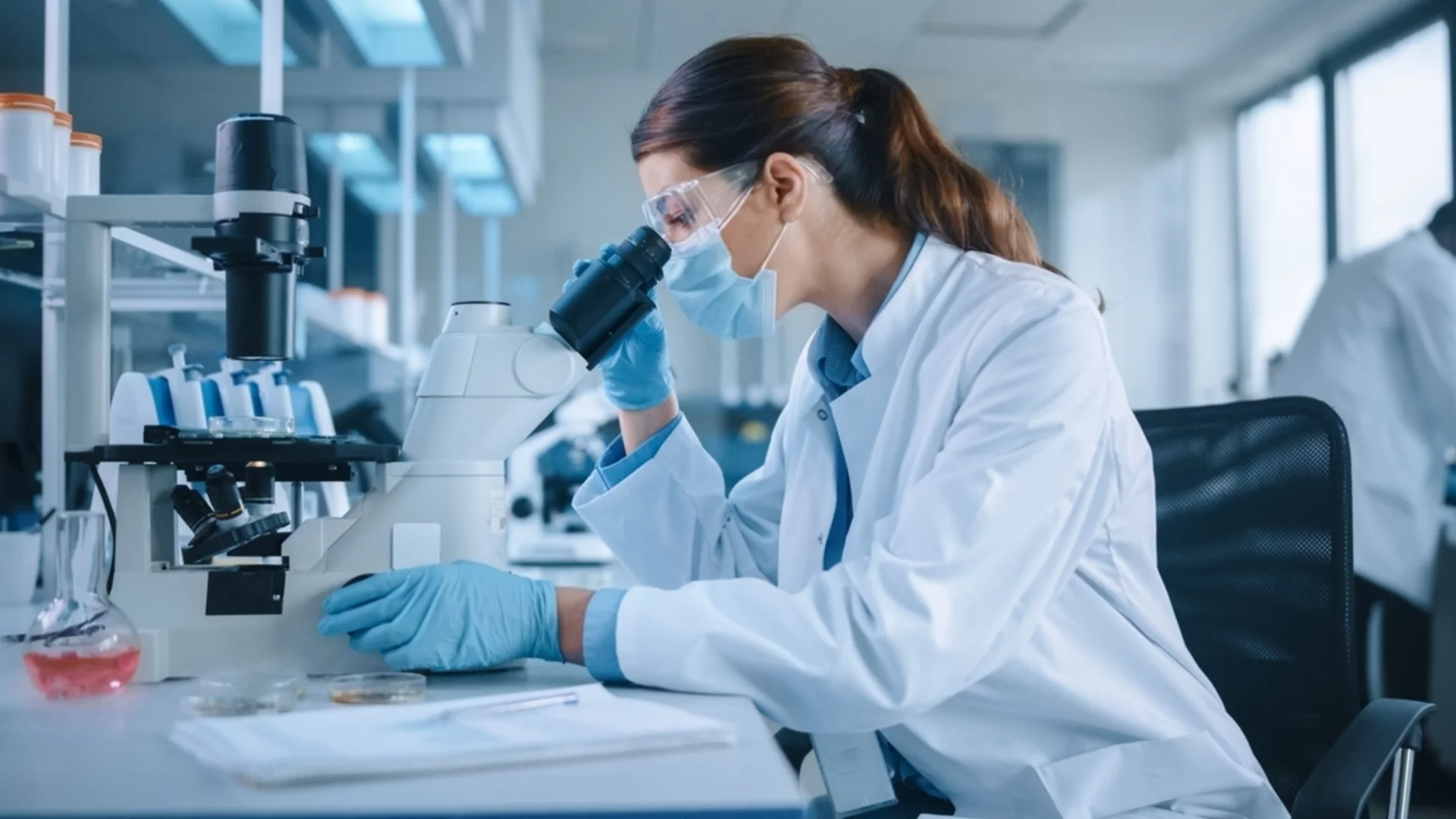 Мощен нов антибиотик се е крил пред очите на учените в продължение на десетилетия