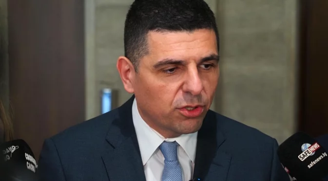 Преформатирането е малко като перестройката - Борисов се сниши като Тодор Живков (ВИДЕО)